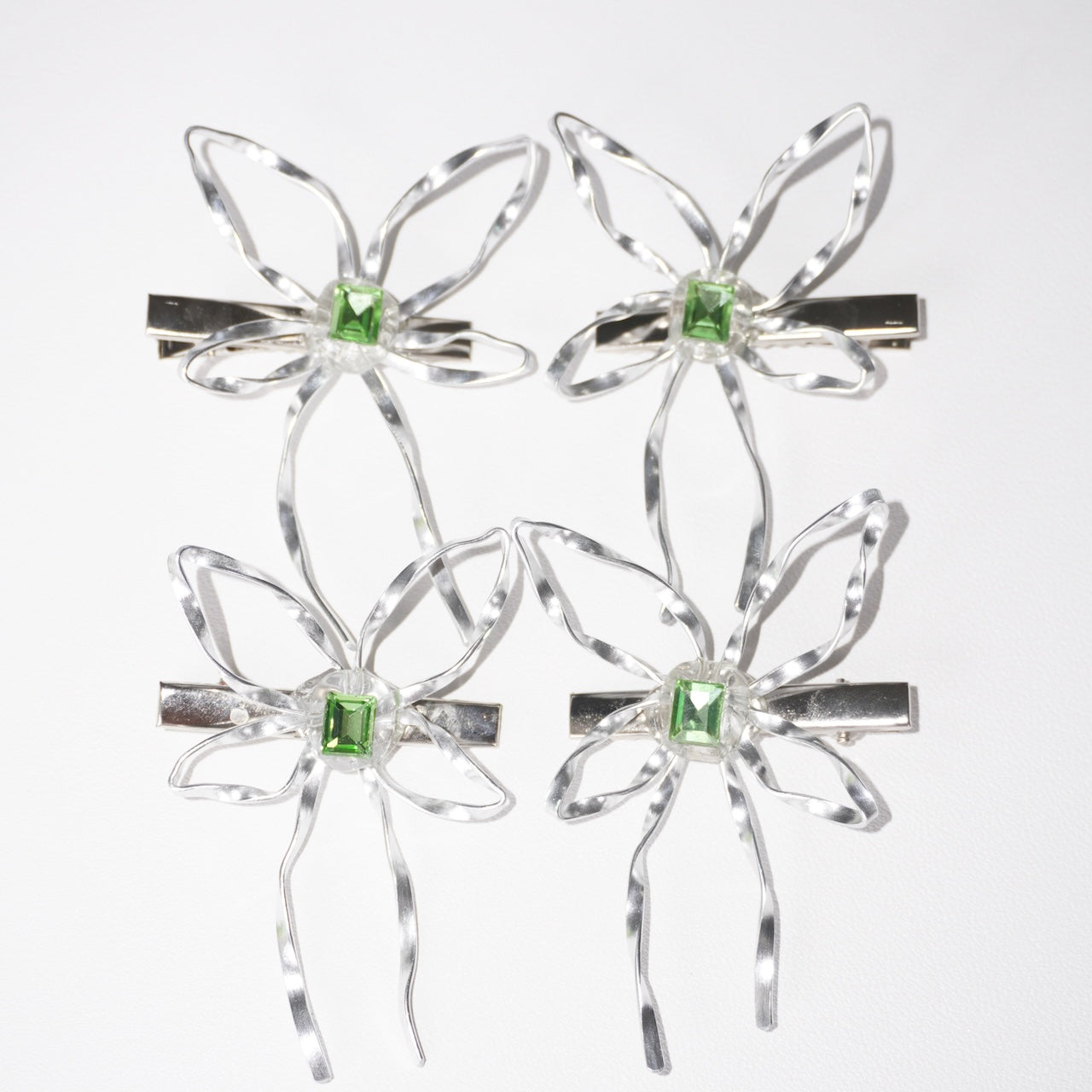 YYE001 Silver Aluminum Wire Butterfly Hairclip (one)