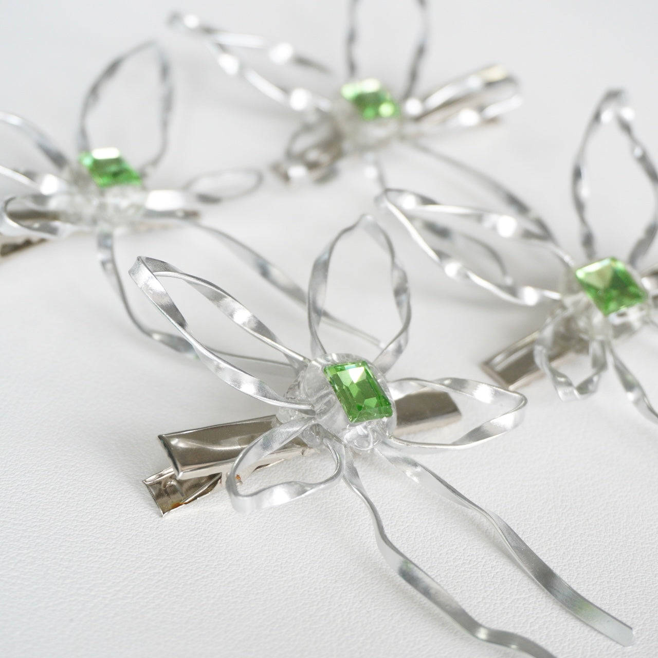 YYE001 Silver Aluminum Wire Butterfly Hairclip (one)