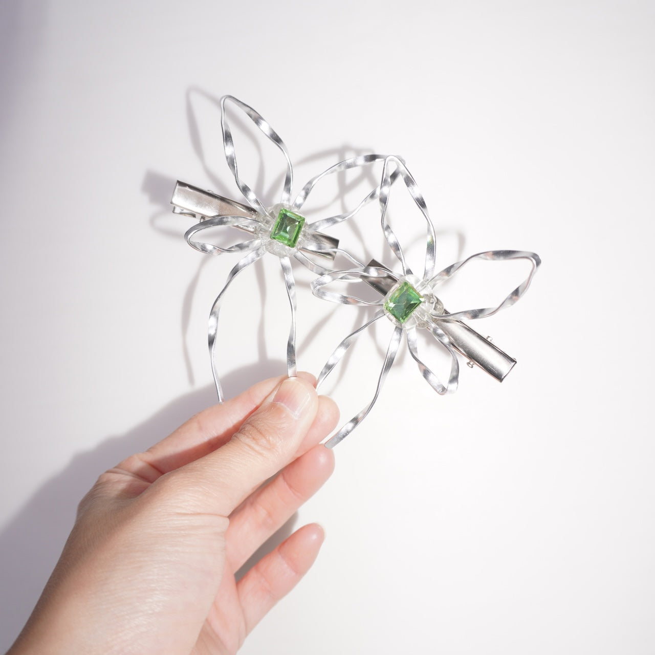YYE001 Silver Aluminum Wire Butterfly Hairclip (one)